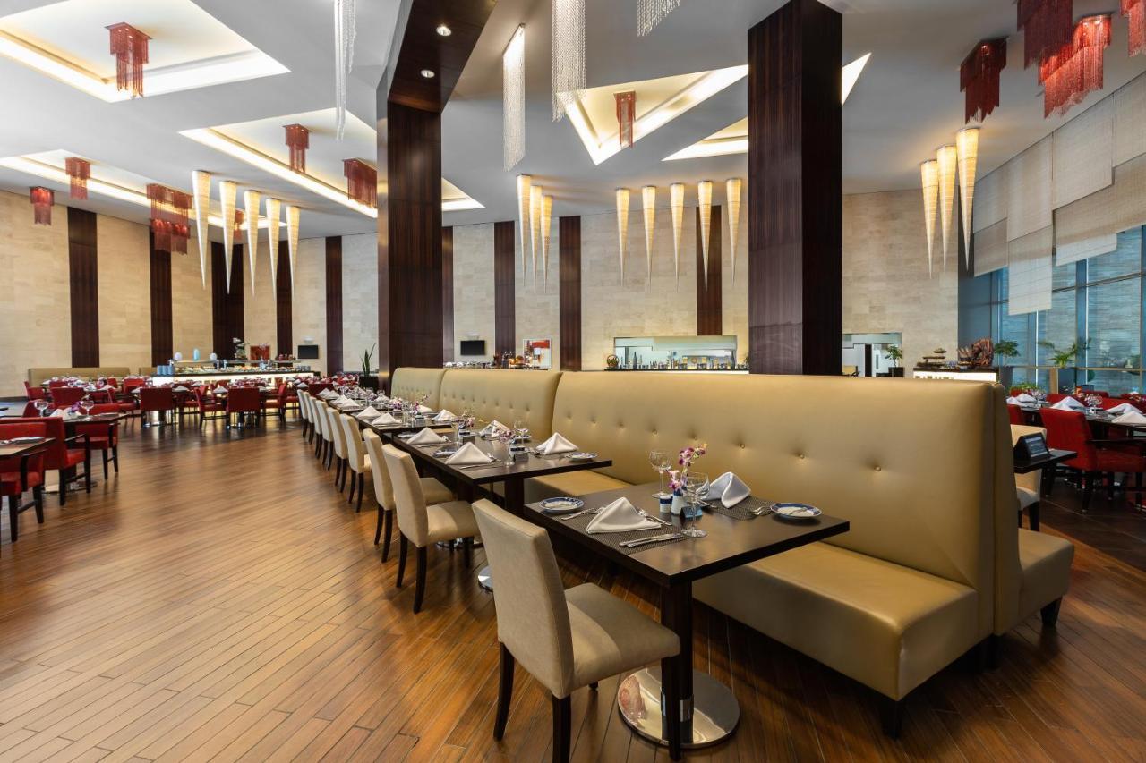 Crowne Plaza Riyadh - Rdc Hotel & Convention By Ihg Ngoại thất bức ảnh The restaurant