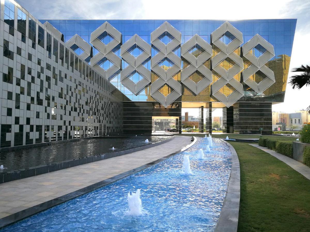 Crowne Plaza Riyadh - Rdc Hotel & Convention By Ihg Ngoại thất bức ảnh The Sheikh Zayed House
