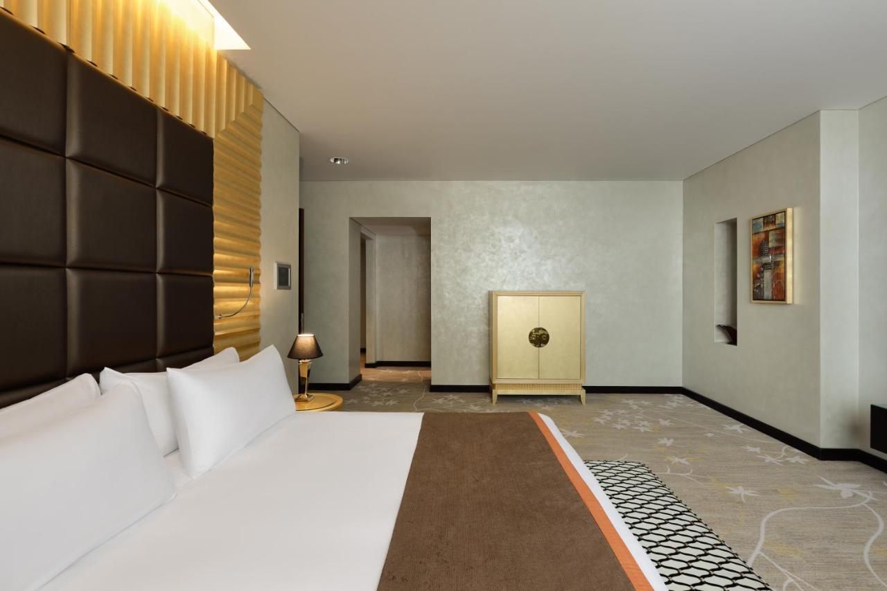 Crowne Plaza Riyadh - Rdc Hotel & Convention By Ihg Ngoại thất bức ảnh A bedroom at the hotel