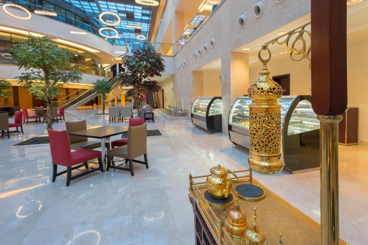 Crowne Plaza Riyadh - Rdc Hotel & Convention By Ihg Ngoại thất bức ảnh The lobby of the hotel
