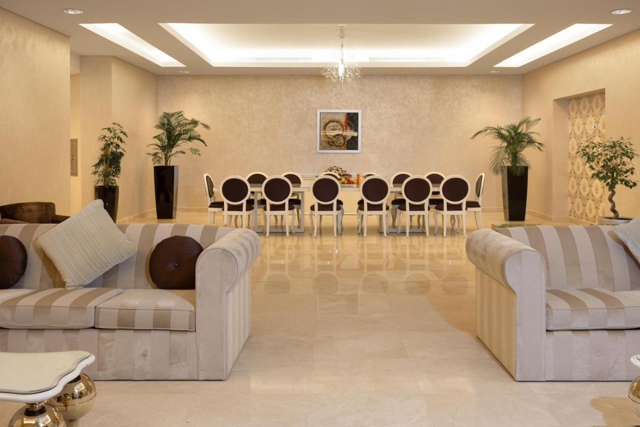 Crowne Plaza Riyadh - Rdc Hotel & Convention By Ihg Ngoại thất bức ảnh The interior of the hotel