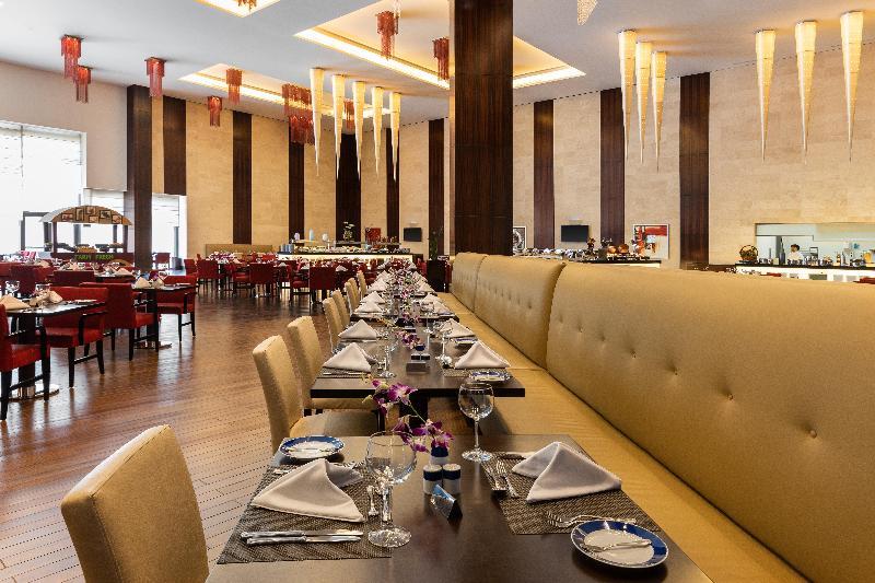 Crowne Plaza Riyadh - Rdc Hotel & Convention By Ihg Ngoại thất bức ảnh The restaurant